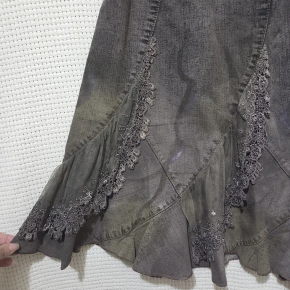 Boho Chic Handmade Dark Grey Distressed Denim Skirt with Lace Details L/XL - Picture 4 of 10